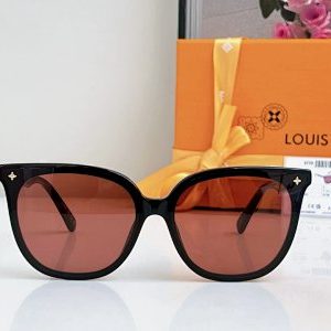 Louis Vuitton Black Square Sunglasses Brown Lens Gift Set