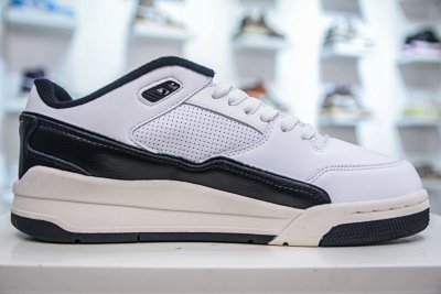 Nike White Black Low Top Casual Sneakers