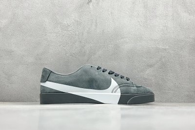 Nike Men’s Low Top Grey White Skate Shoes