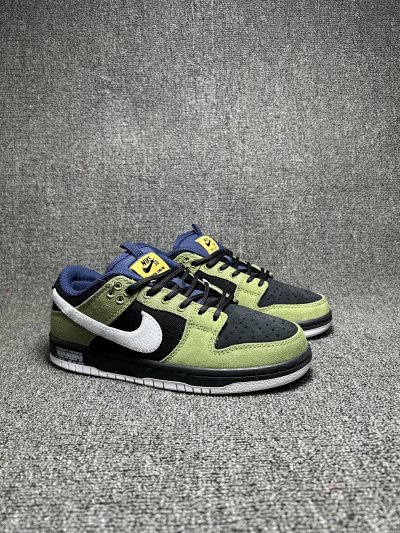 Nike SB Dunk Low Green Black Skate Shoes