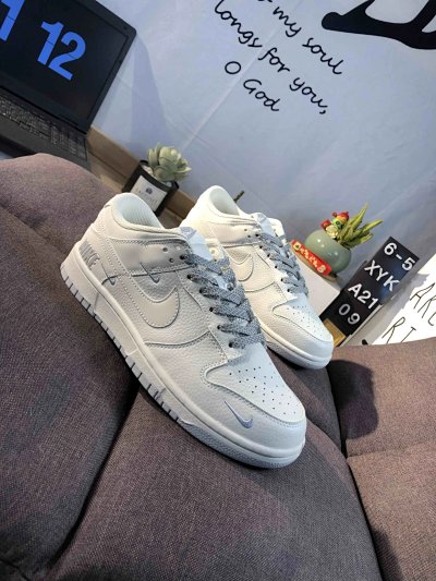 Nike Dunk Low White Mini Swoosh Casual Shoes