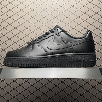 Nike Air Force 1 Low Triple Black Sneakers