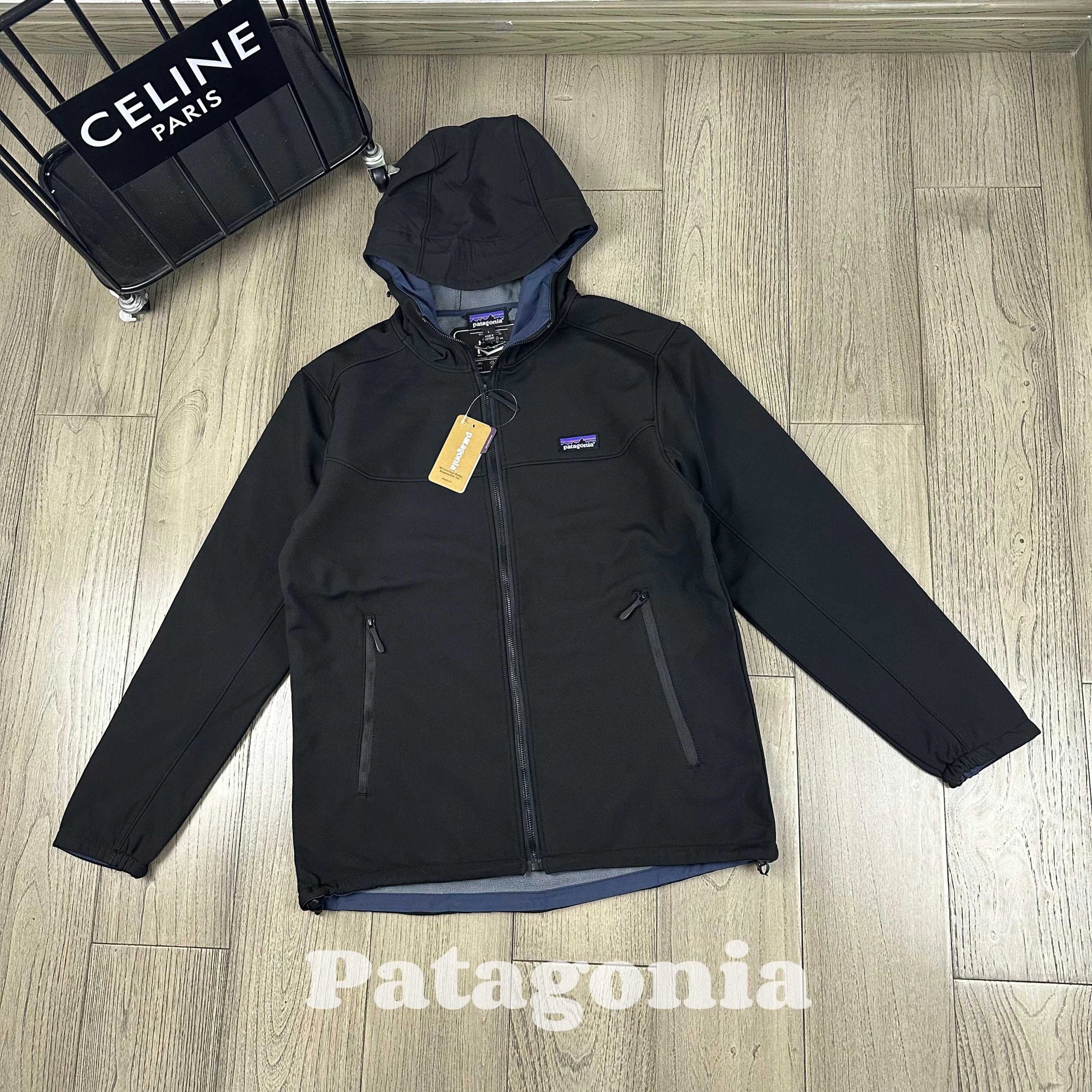Patagonia Black Hooded Softshell Jacket Men Outdoor