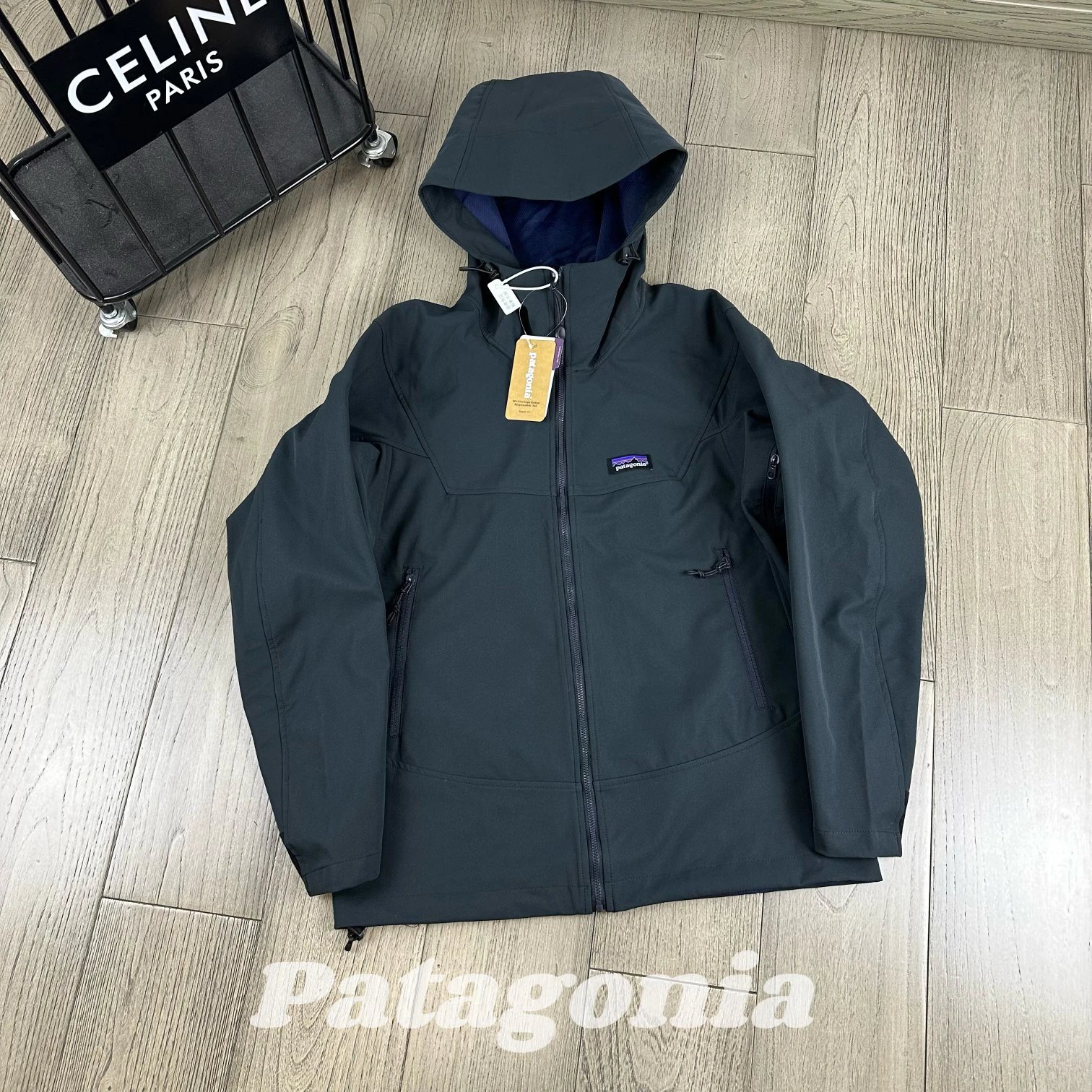 Patagonia Men’s Waterproof Outdoor Hooded Jacket Black