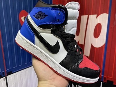 Nike Air Jordan 1 Retro High Top 3 Sneakers