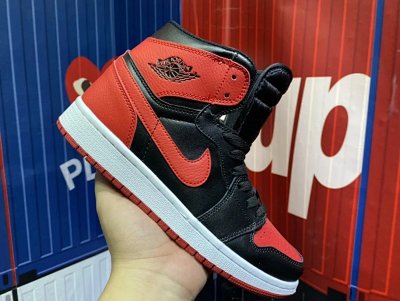 Nike Air Jordan 1 Mid Black Red Basketball Shoes