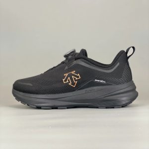 Descente Black Running Shoes Lightweight Athletic Sneakers