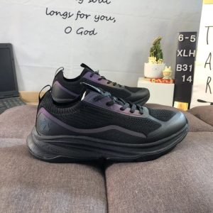 Descente Men’s Black Mesh Running Shoes Purple Accent