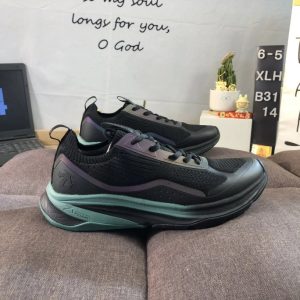 Descente Black Teal Cushioned Running Shoes