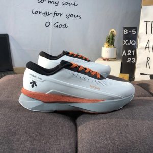 Descente D1 Sports Running Shoes Gray Orange Sneakers