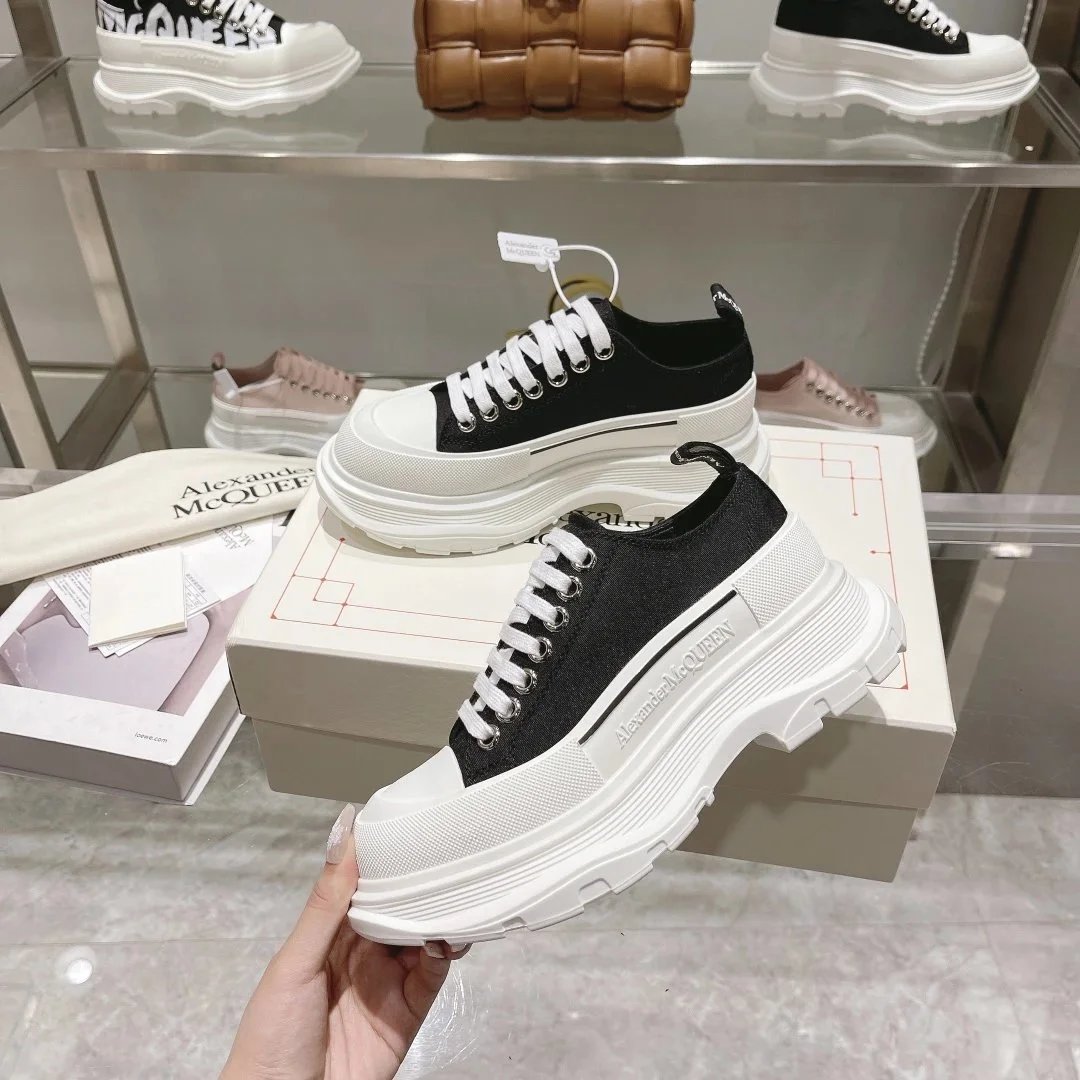 Alexander McQueen Black White Platform Lace-Up Sneakers - Buy at OopBuy