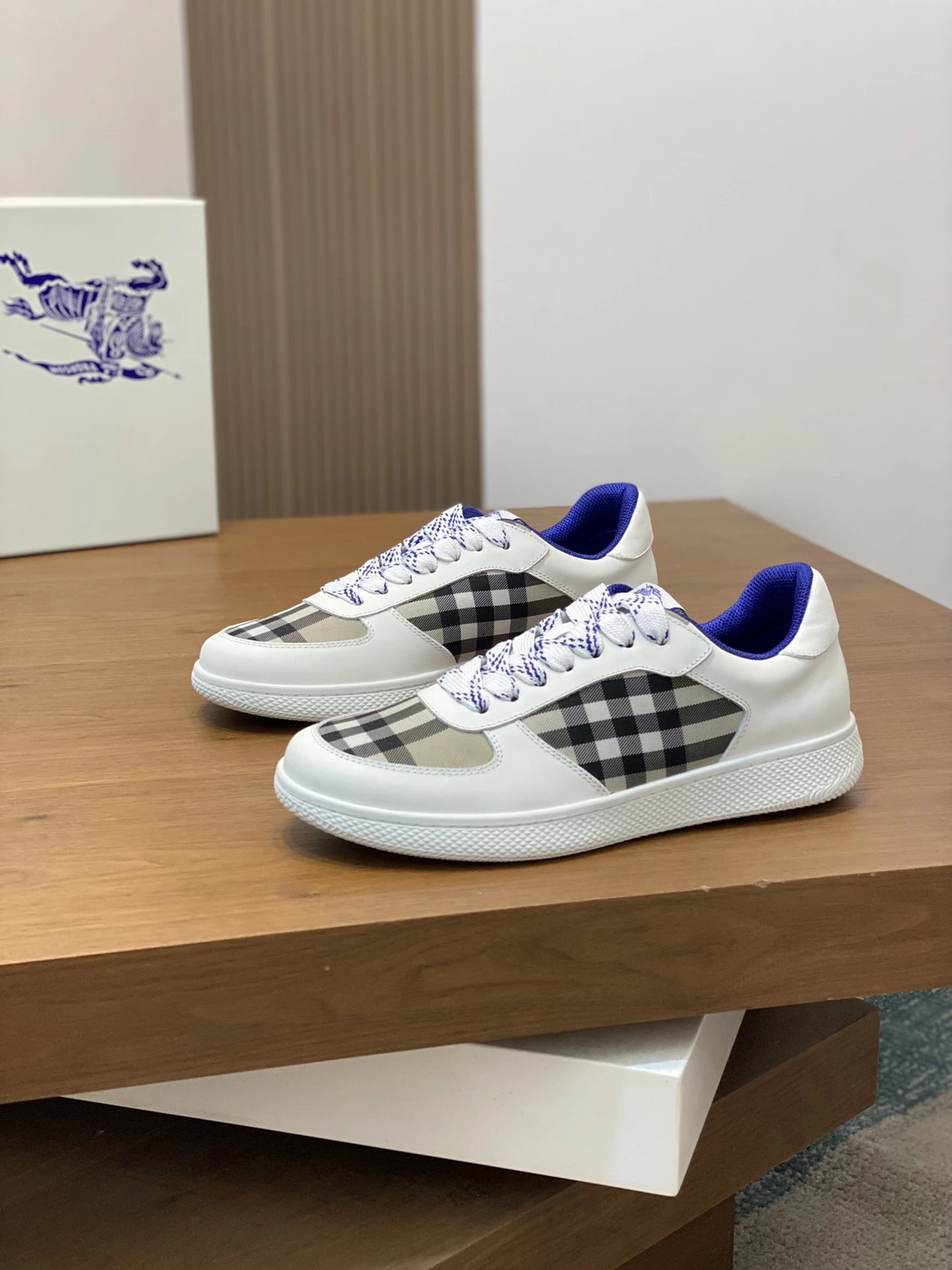 Burberry Burberry Men's Check Panel Low Top Casual Fashion Sneakers - Buy at OopBuy