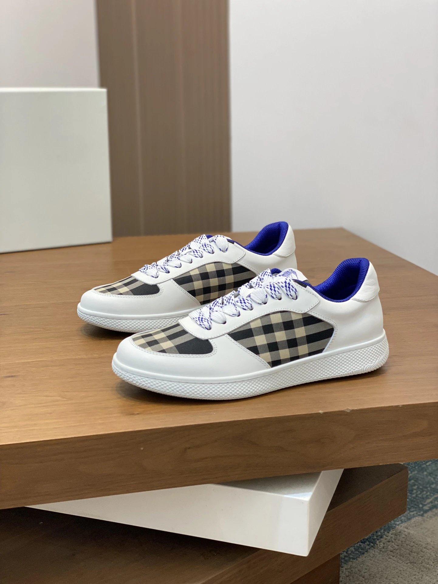 Burberry Burberry Check White Leather Lace Up Low Top Sneakers - Buy at OopBuy
