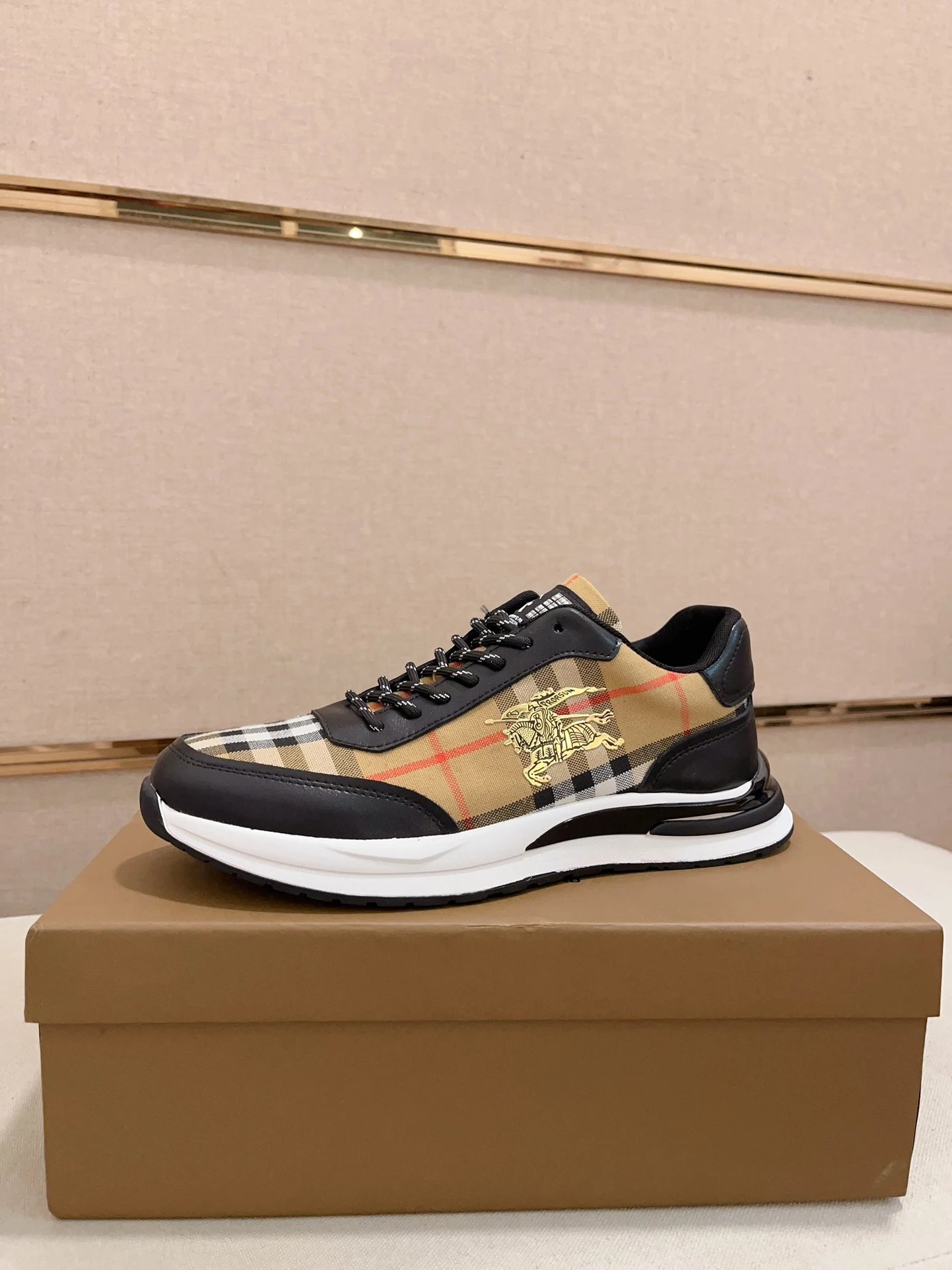 Burberry Burberry Men's Vintage Check Black Leather Low Top Sneakers - Buy at OopBuy